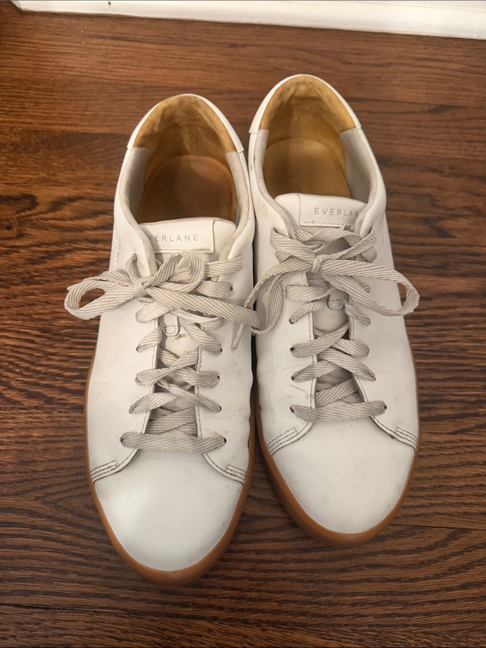 Everlane White Leather Sneakers with Tan Gum Sole EUC